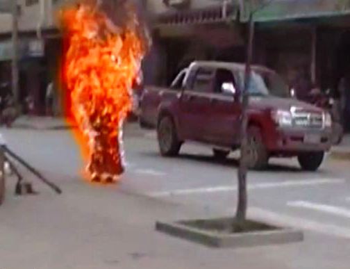 Wanita Tibet Bakar Diri Hingga Tewas di China